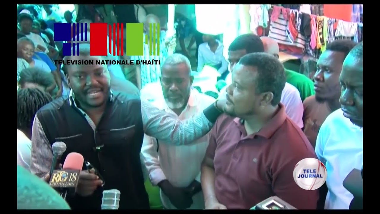 MDE / Visite du ministre dans un camp de déplacés à Delmas 31