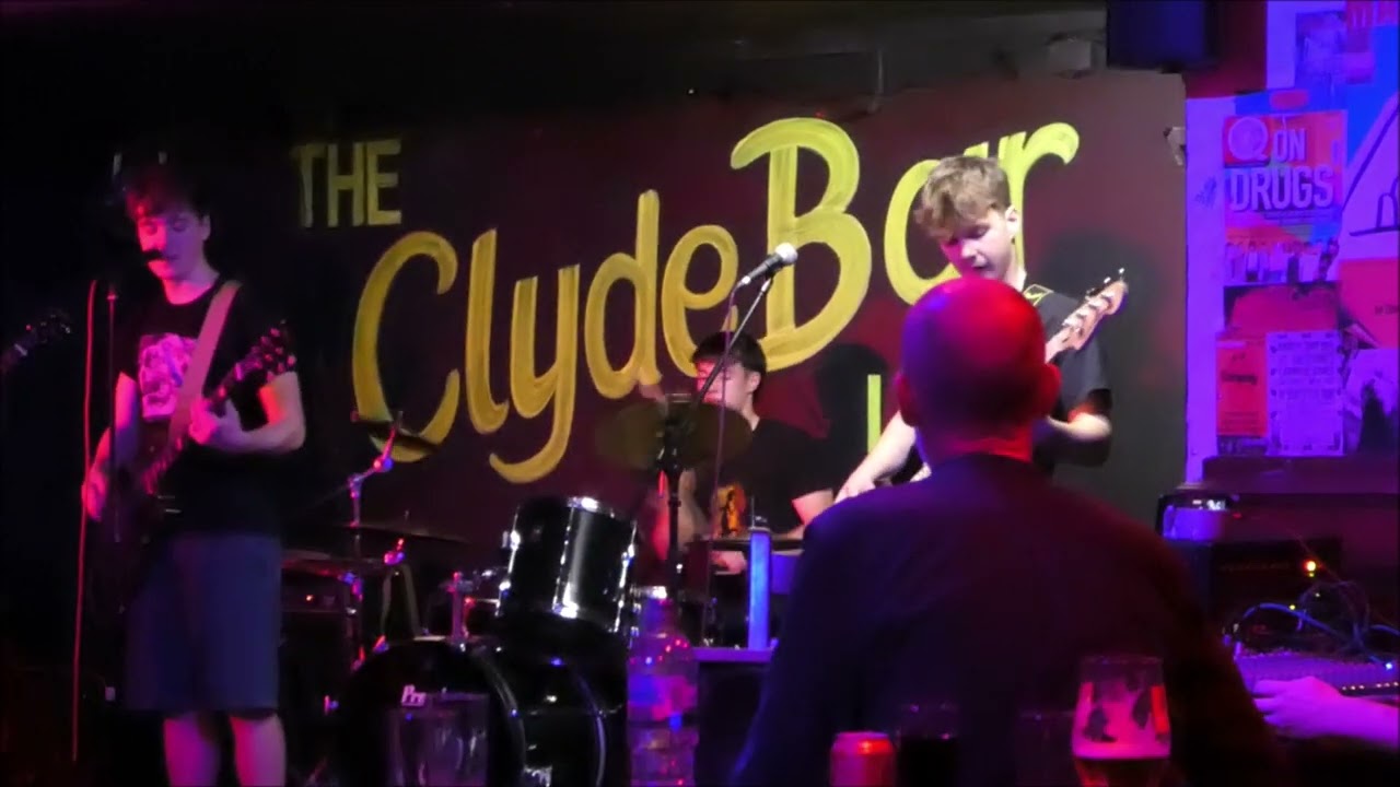 Helensburgh band, THE BROWN WELLIES, live at the Clyde Bar, Helensburgh. 15/12/24.