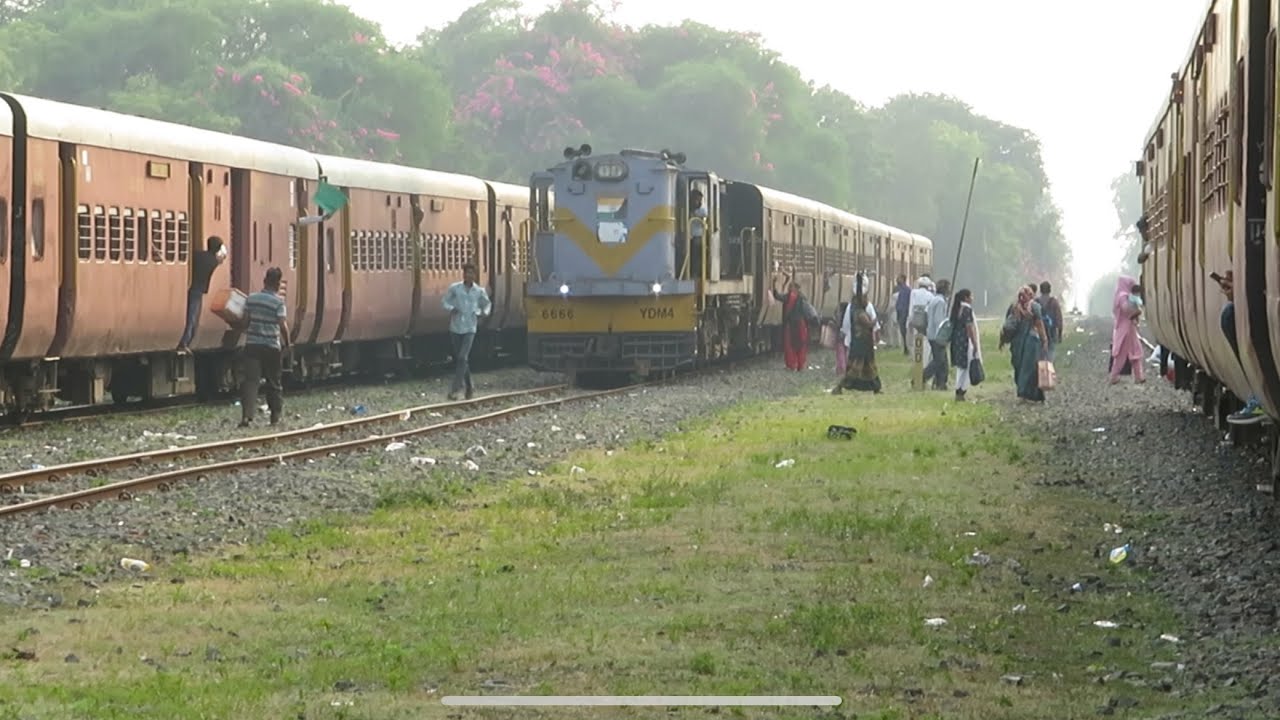 Meter Gauge Train Departs from Talala Junction | Amreli - Veraval | 09508 | Sabarmati YDM4 |