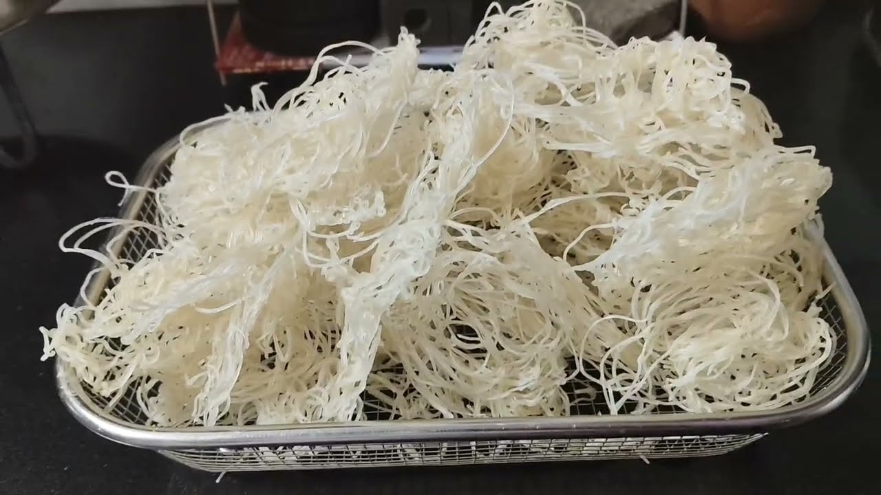 गव्हापासून कुरडई पारंपारिक पद्धतीने कशी तयार करायची ते स्टेप बाय स्टेप.
