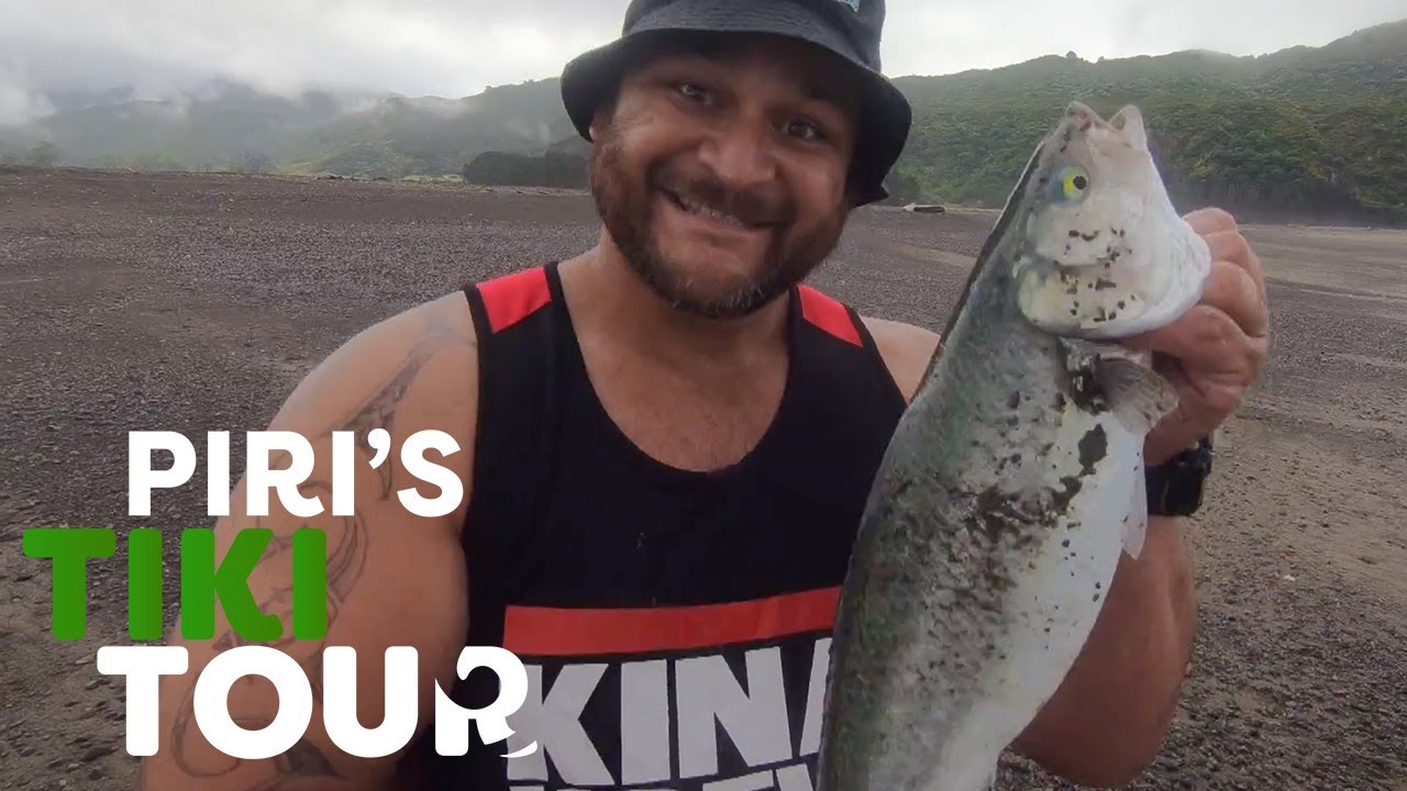 Fishing in the beautiful Hicks Bay, East Coast - Piri's Tiki Tour - S2 Ep9