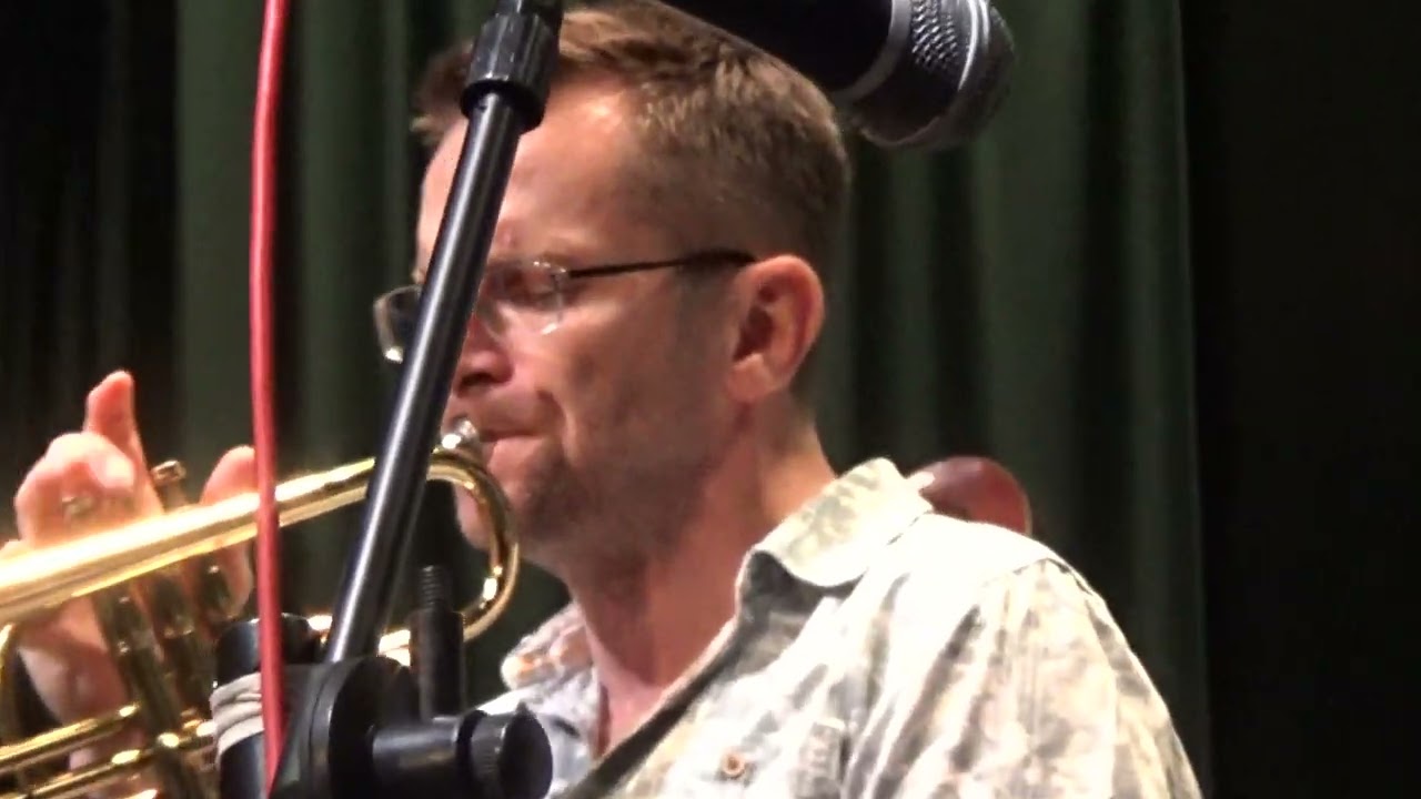 Warren James on vocals on Kid Ory & His Creole Jazz Band’s “The Girls Go Crazy About The Way I Walk”