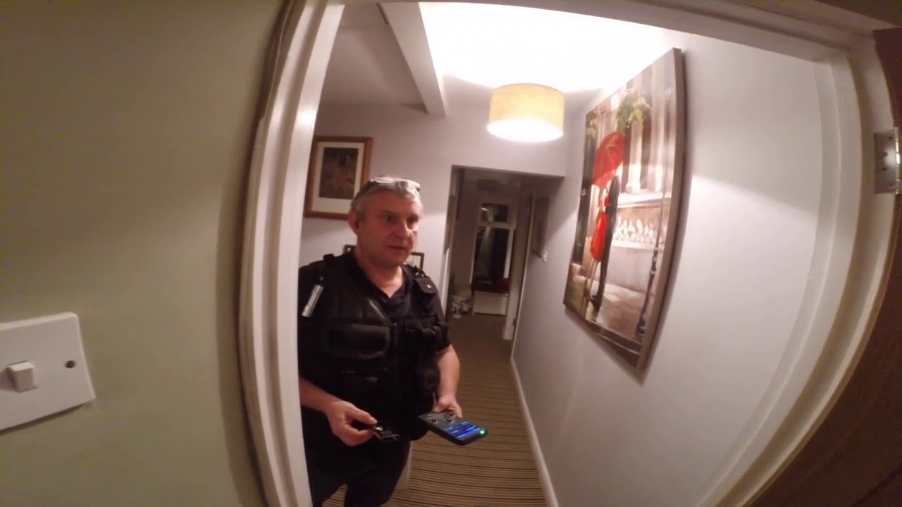 Ghost hunt with Sally Morgan and Barri Ghai