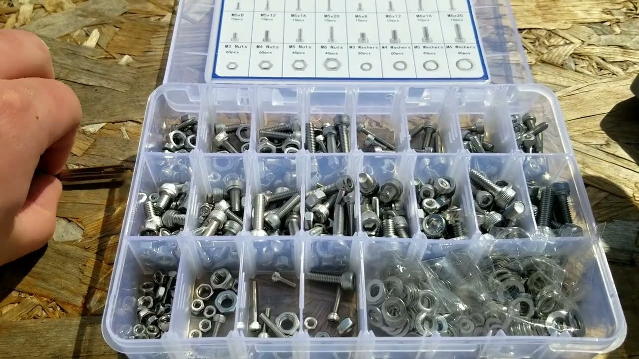 Review of RUIQING 600pcs M6 M5 M4 M3 Nuts and Bolts, Screw & Bolt Assortment Sets