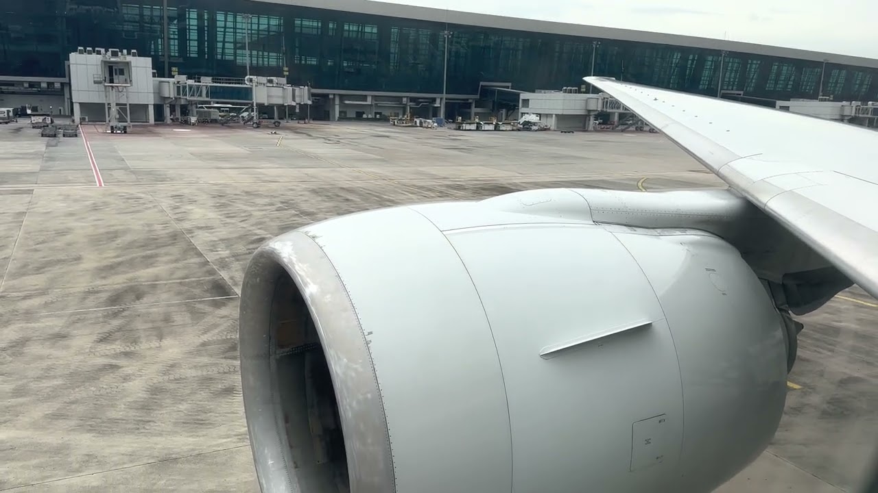 GE 90 Engine Start! Singapore Airlines Boeing 777-300ER Pushback at Jakarta Soekarno Hatta Airport