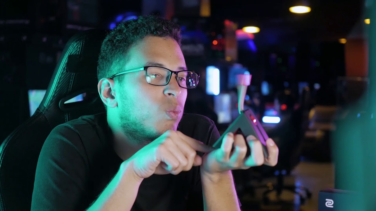 &iquest;Para qu&eacute; sirve un MOUSE BUNGEE? ft. Zowie Camade - GF Review