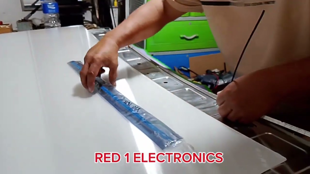 Paano Magpalit ng Backlight ng Samsung UA55NU7300G