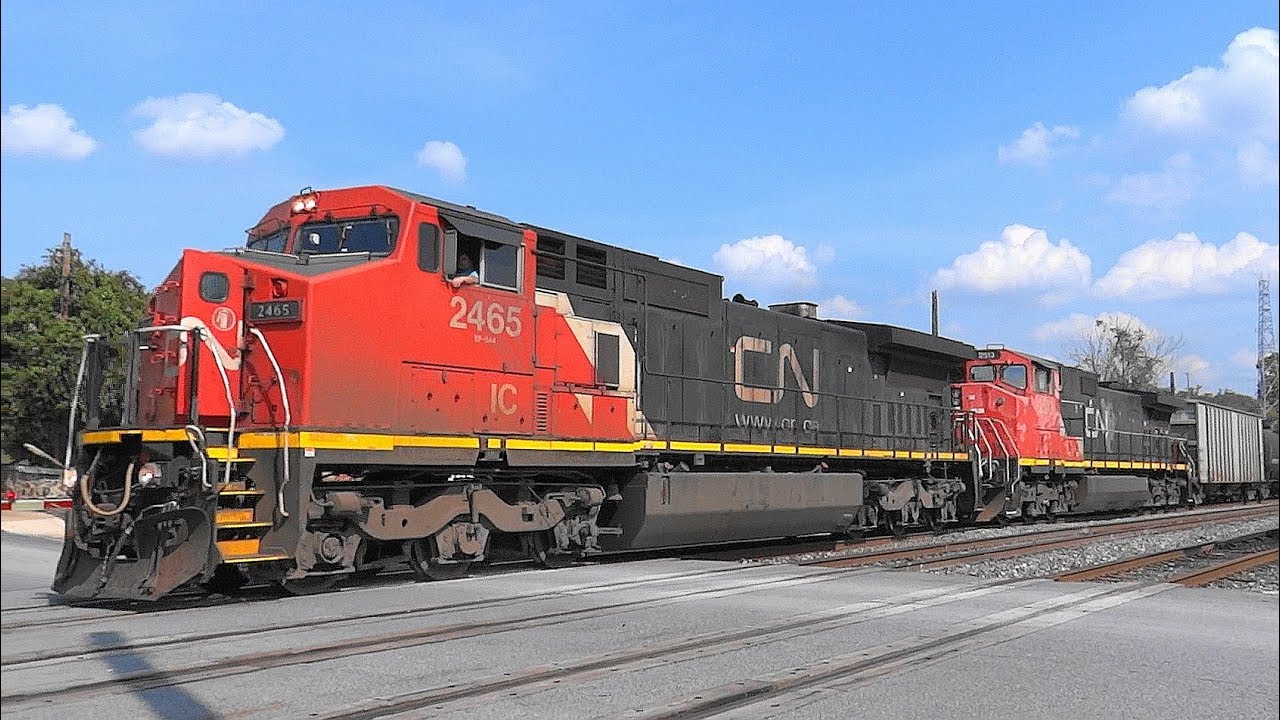 CN / IC With RS3L Horn Leading Through Brunswick