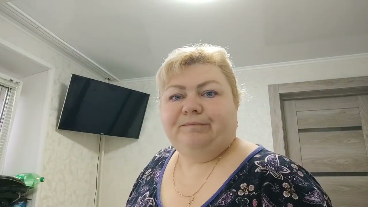 НАЧАЛА СОБИРАТЬ КАРТИНУ. ДОБРАЛАСЬ. ПЕРЕМЫЛА ГОРУ ОБУВИ