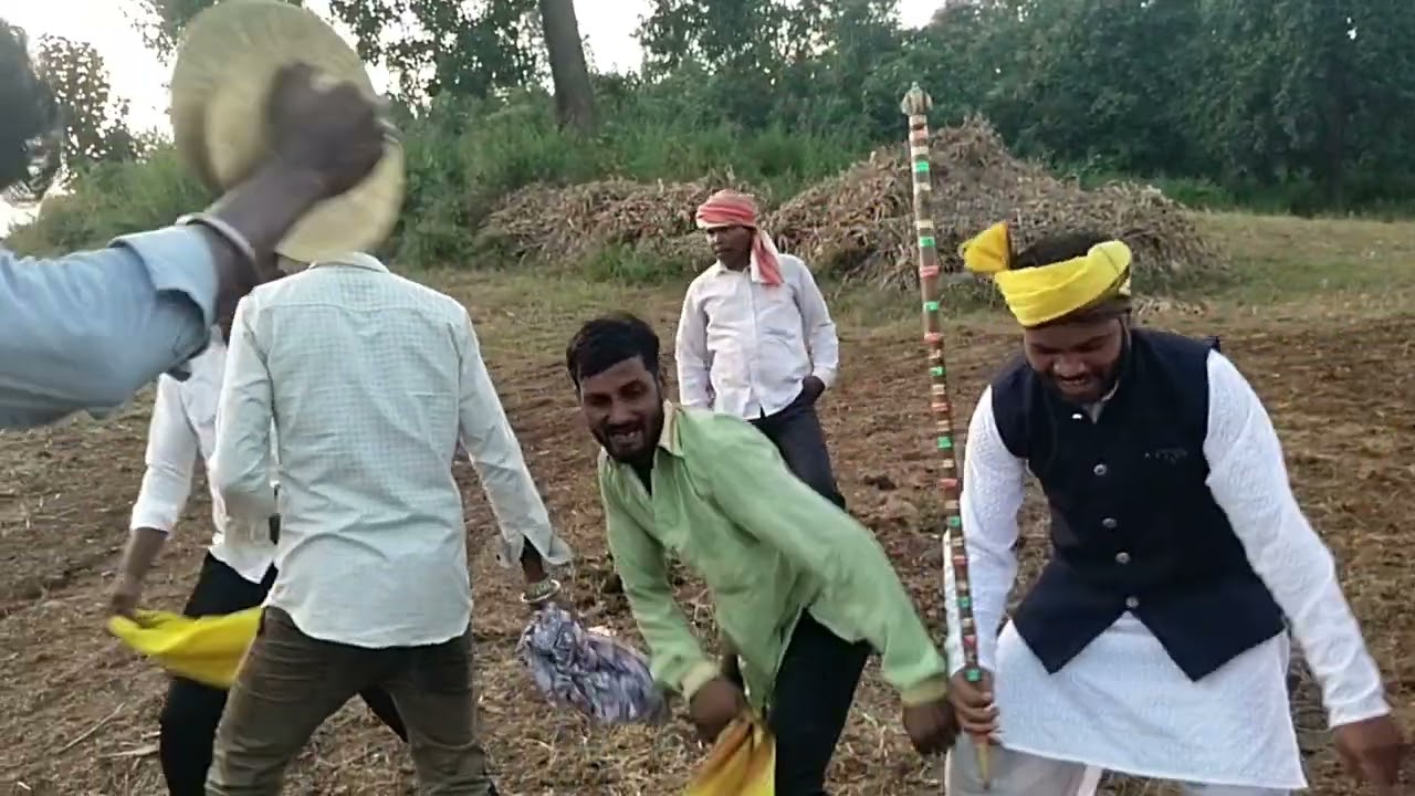 दिवाली गौठान पर डंडार नृत्य आदर्श ग्राम बाचा