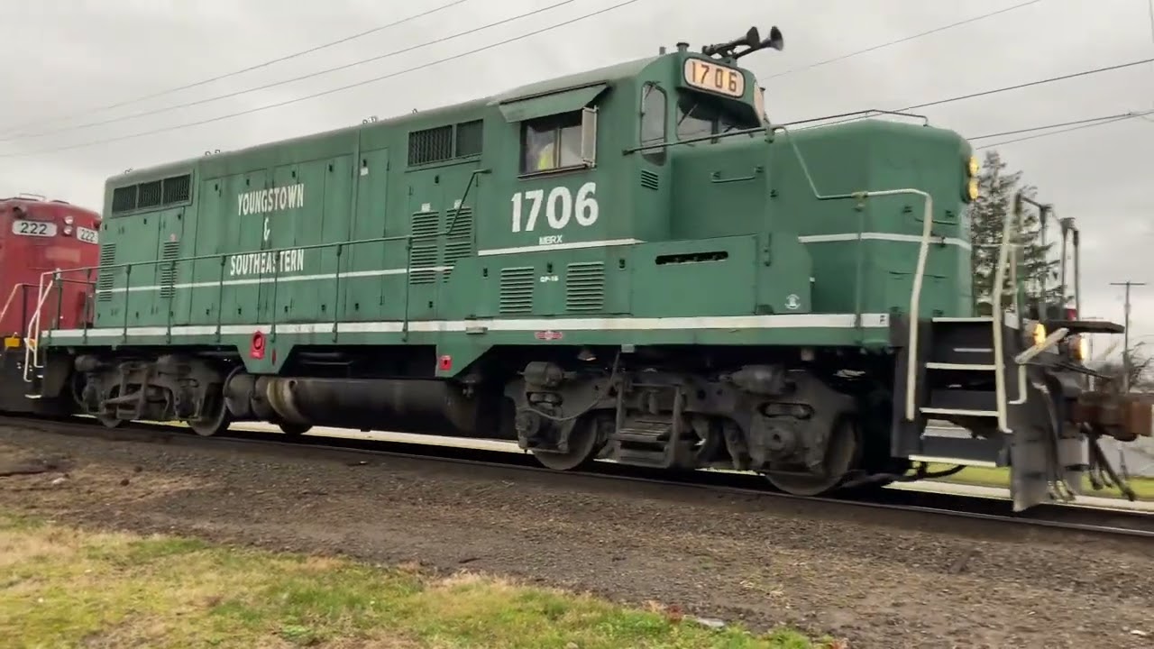 Youngstown & Southeastern Railroad in Youngstown, Ohio Heading North to Youngstown.