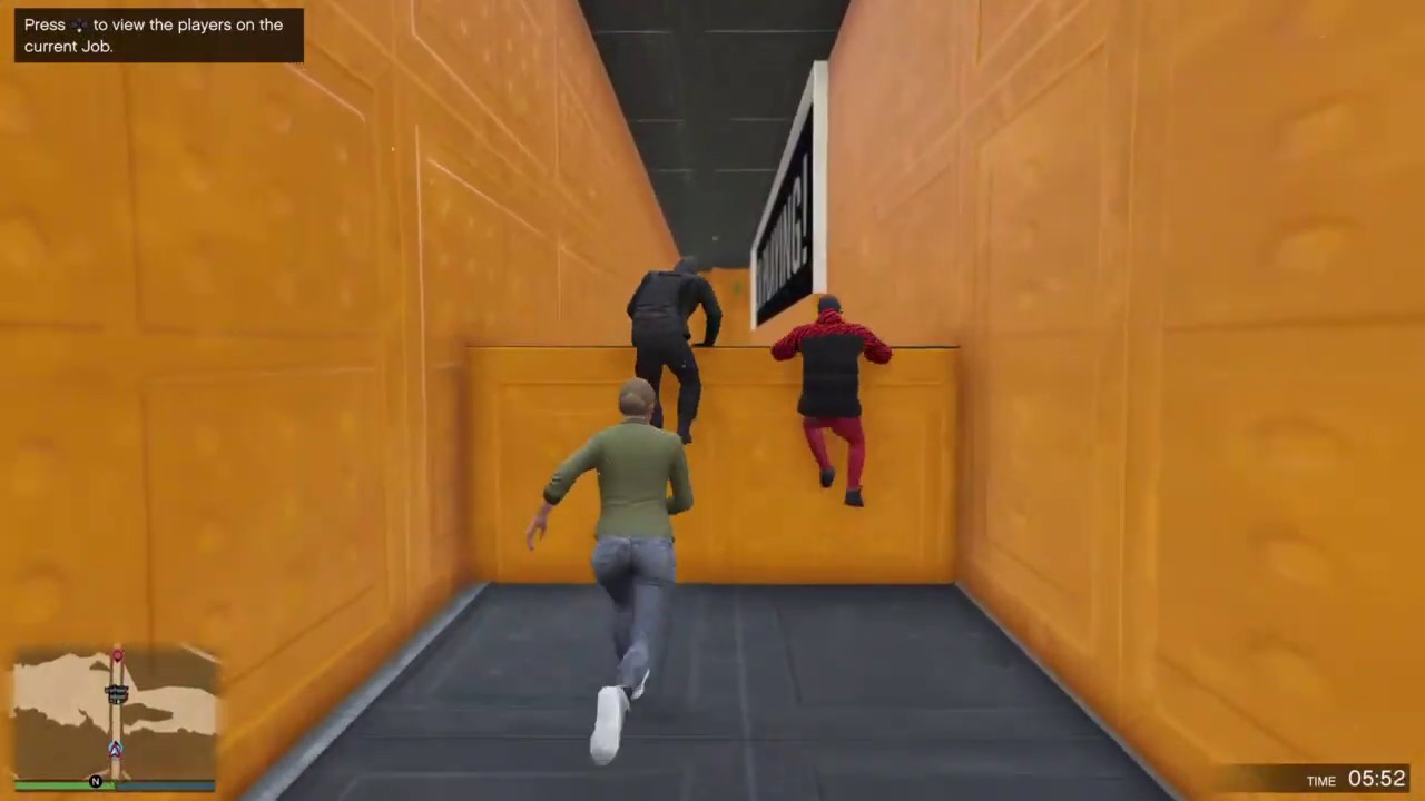 RUNNERS VS TRAIN  Last team standing Gta5   ps4
