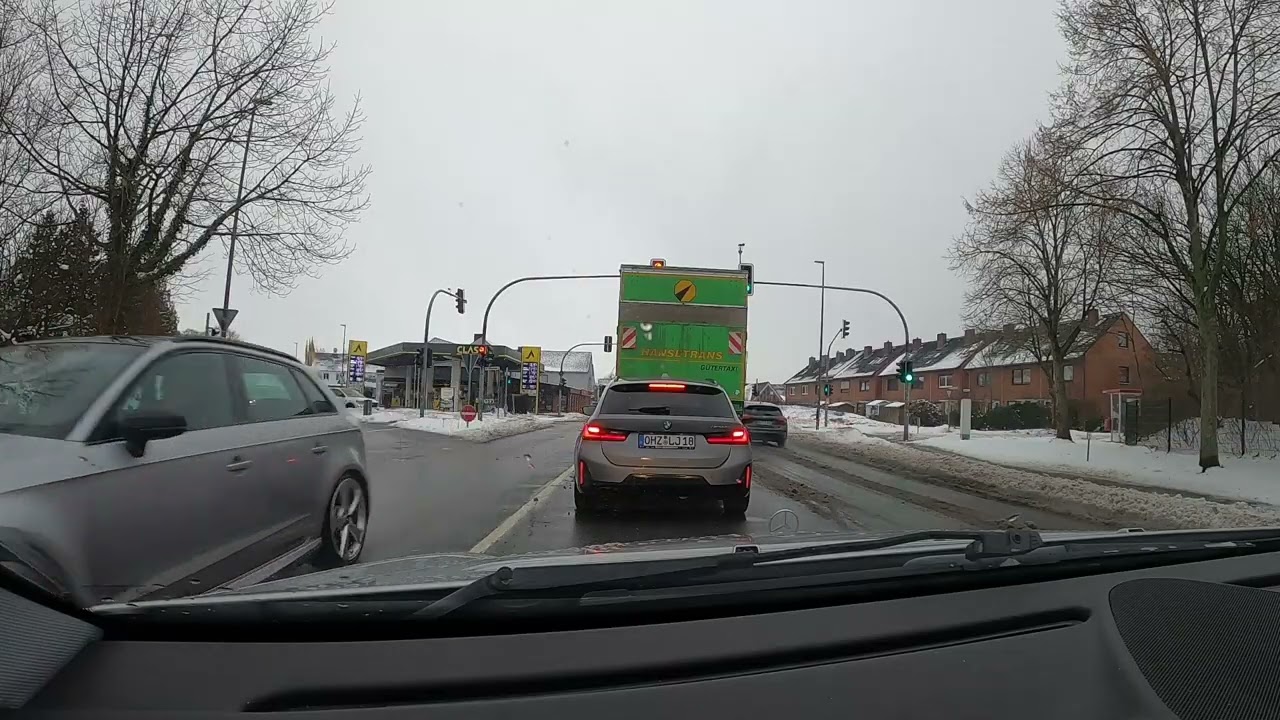 Уже не смешно....в Германии в минус два остановились поезда и автобусы...