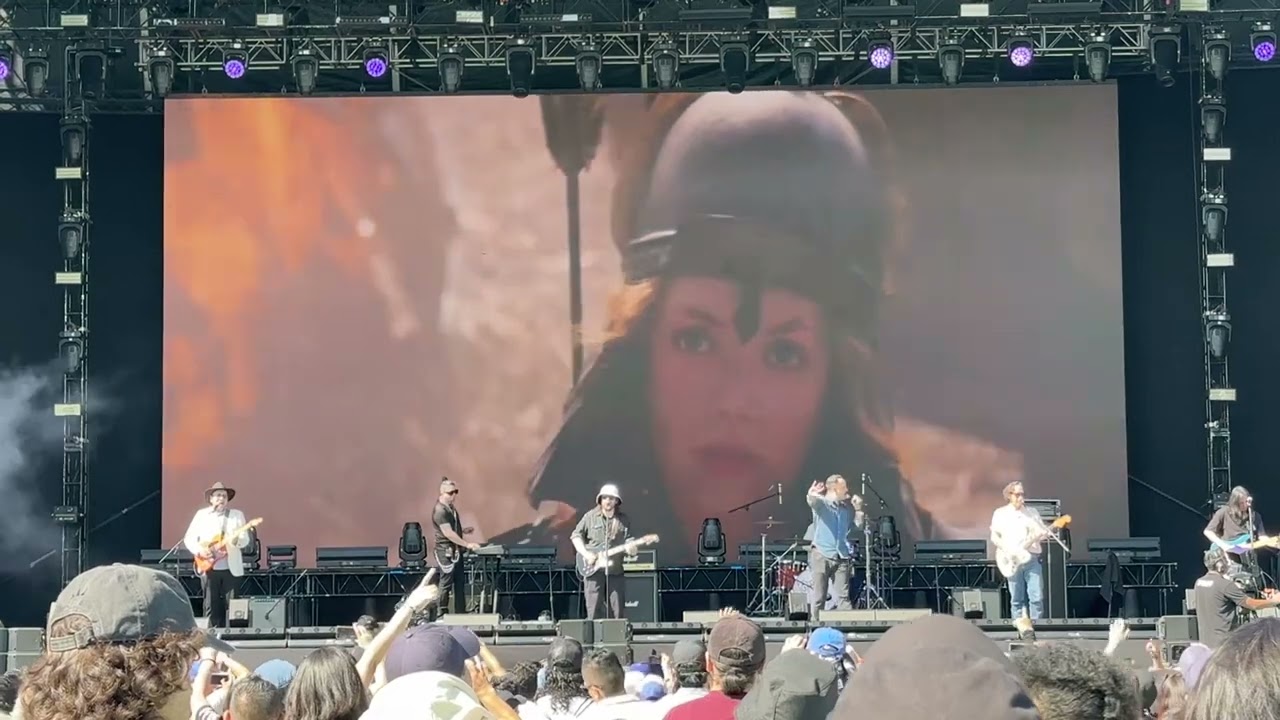 Happy - Fi - Muchacho Satánico Feat. Mario - Vive Latino 2025