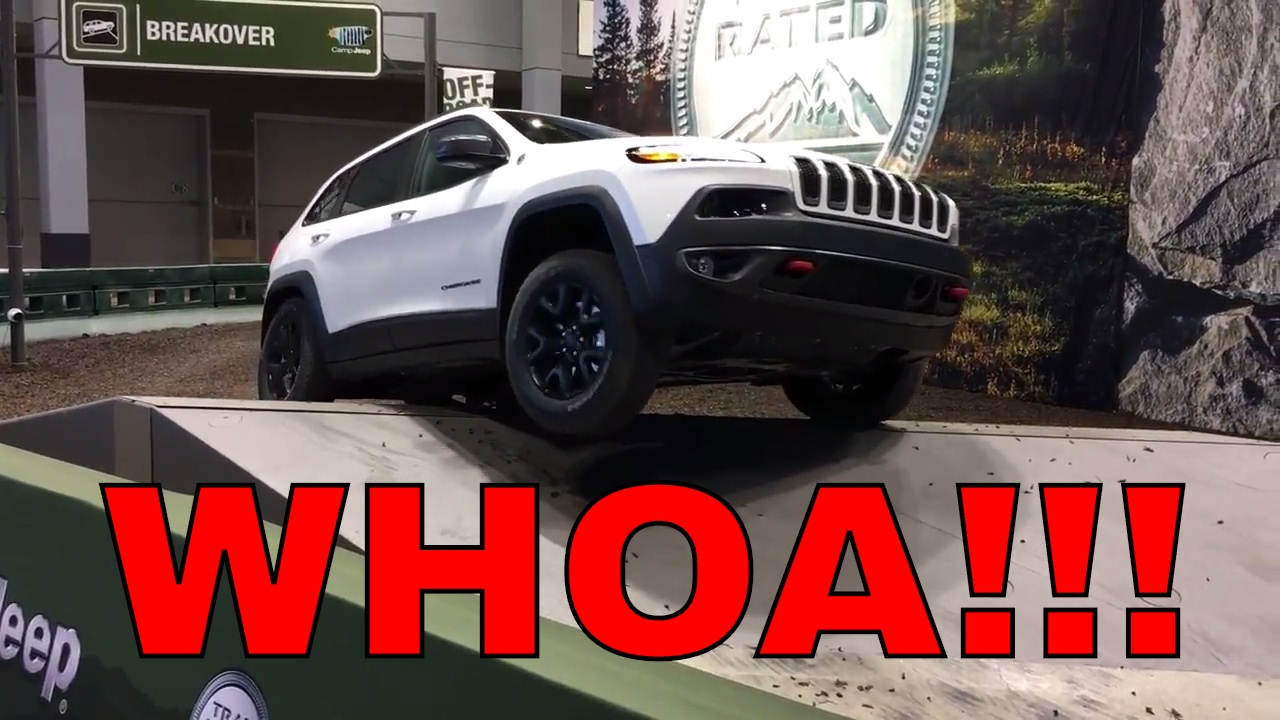 Cherokee Trailhawk vs. Wrangler Rubicon Off-Road Course!!!