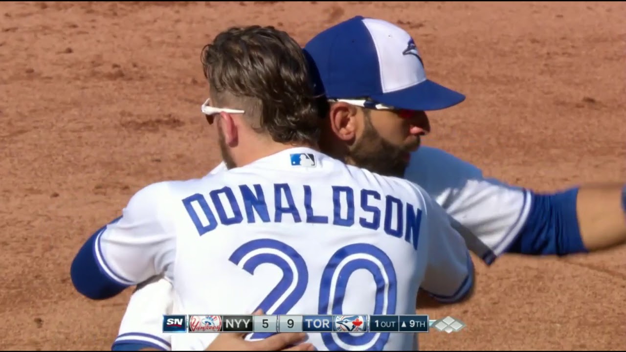 Jose Bautista's final 2017 ovation in Toronto (fans say goodbye to a legend)
