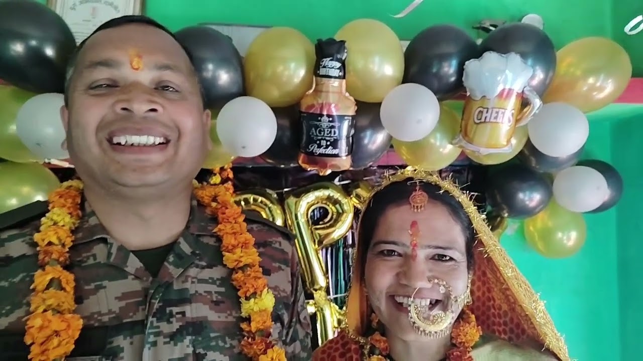 गर्व का क्षण माँ और परिवार के लिए बेटा लौटा अपनी पूरी नौकरी करके 👨‍✈️🙏👍