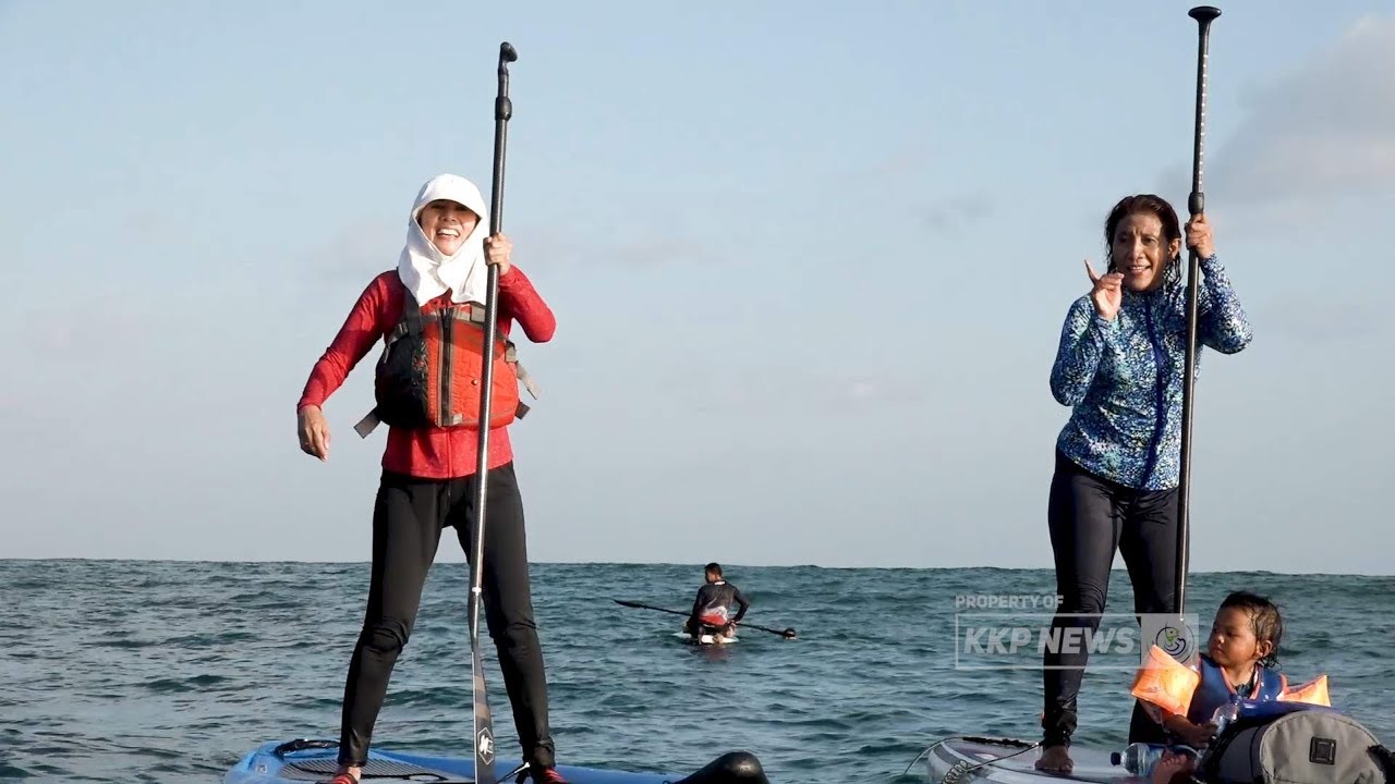 Menteri Susi Paddling bersama Desi Anwar