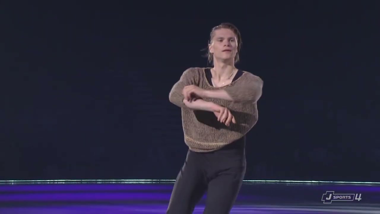 Deniss Vasiljevs & Touya Kobayashi (小林柊矢) -- Fantasy on Ice 2023 -- Brown Sweater (茶色のセーター)