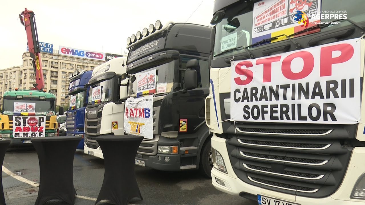 Trei organizaţii ale transportatorilor rutieri, protest cu zeci de camioane &icirc;n Piaţa Victoriei