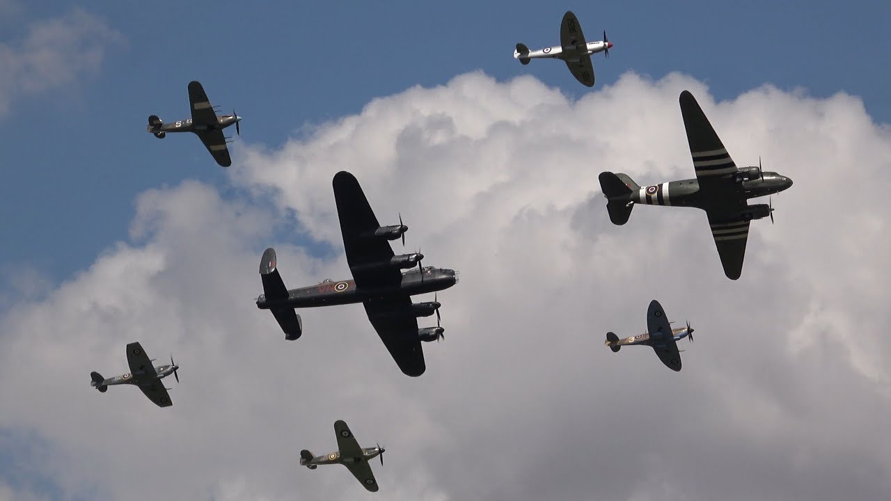 Полное представление строя BBMF «Trenchard Plus» на RIAT 2018 — ПОТРЯСАЮЩЕЕ ЗРЕНИЕ И ЗВУК!!!