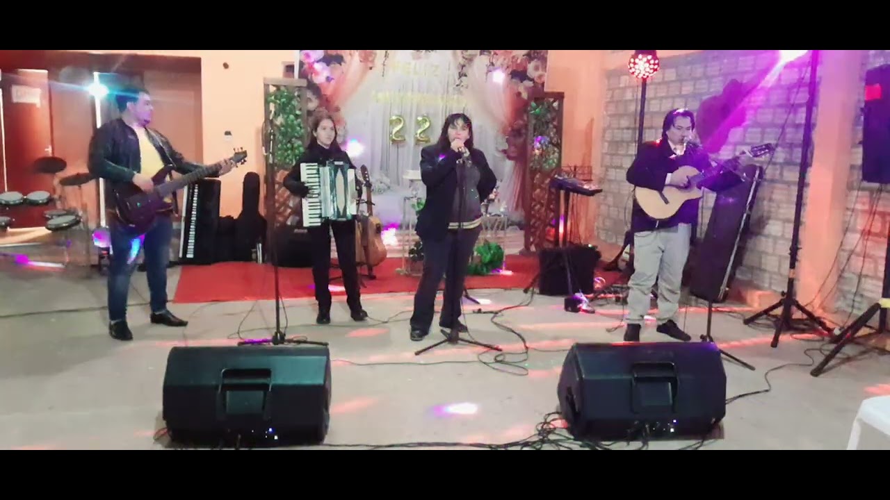 Lía Iglesias en festival y aniversario de círculo Musico caaguazú Paraguay 