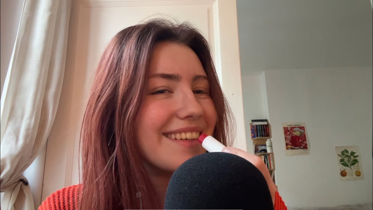ASMR 🥱 What’s in my bag ? 👜 (from a French girl 🫶🏻) 