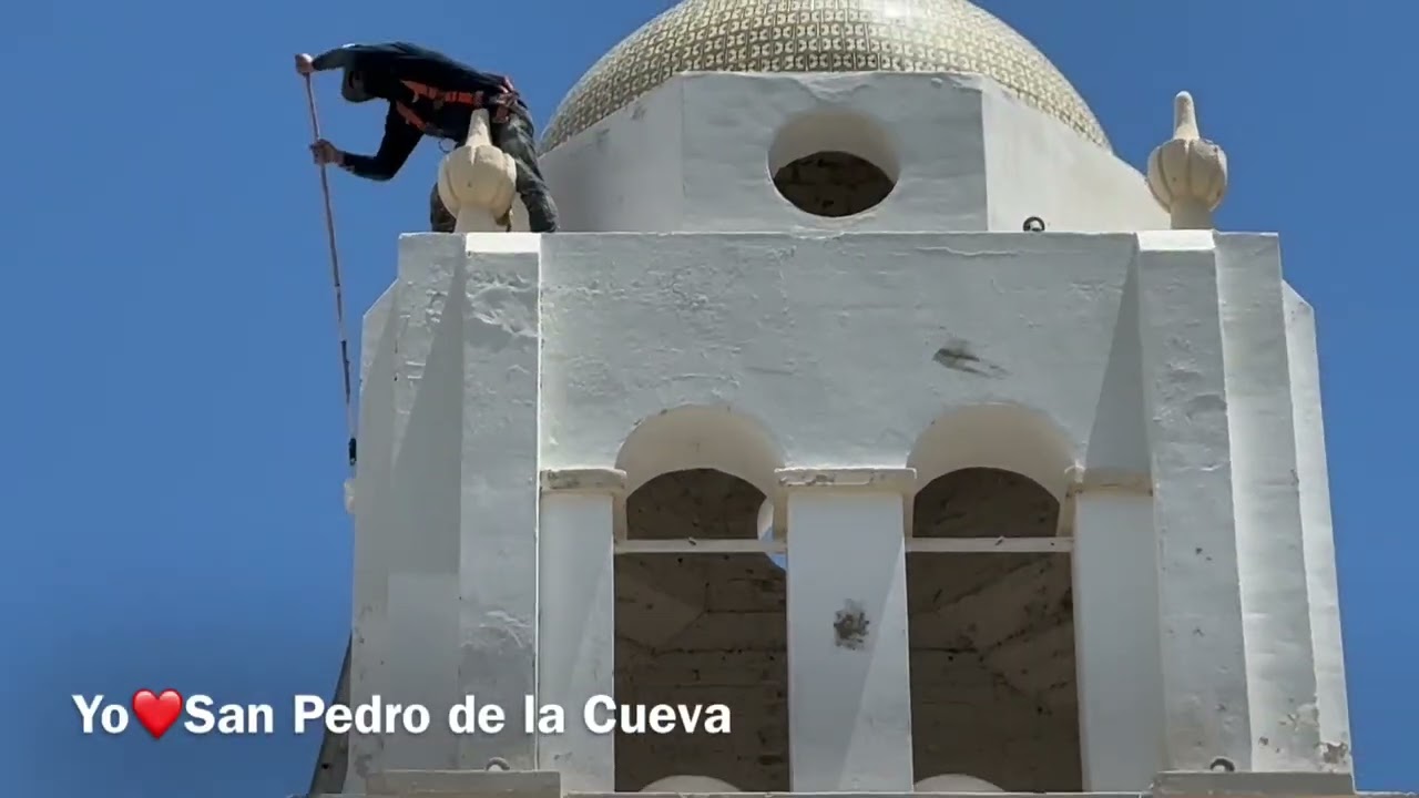 El Pinto pintando la iglesia de San Pedro de la Cueva