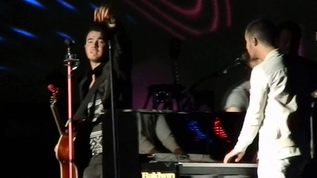 Jonas Brothers  -  The World *New Song* 2013