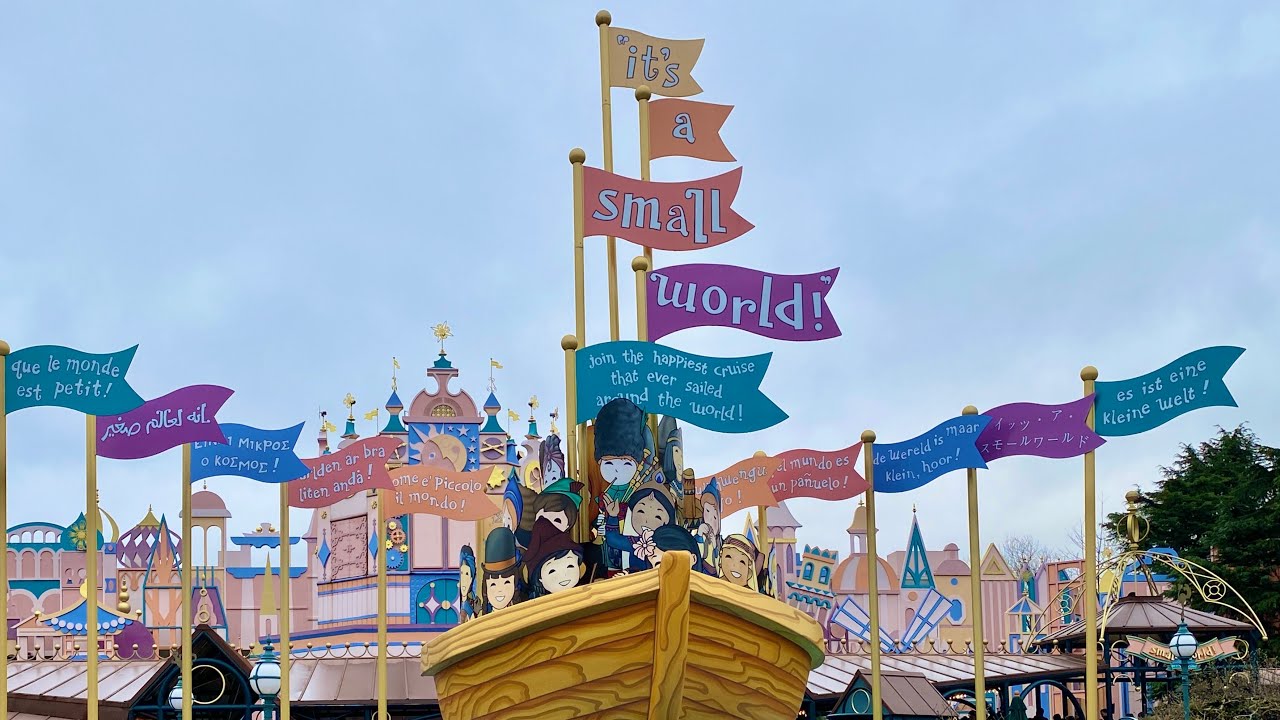 it’s a small world (FULL RIDE) at Disneyland Paris