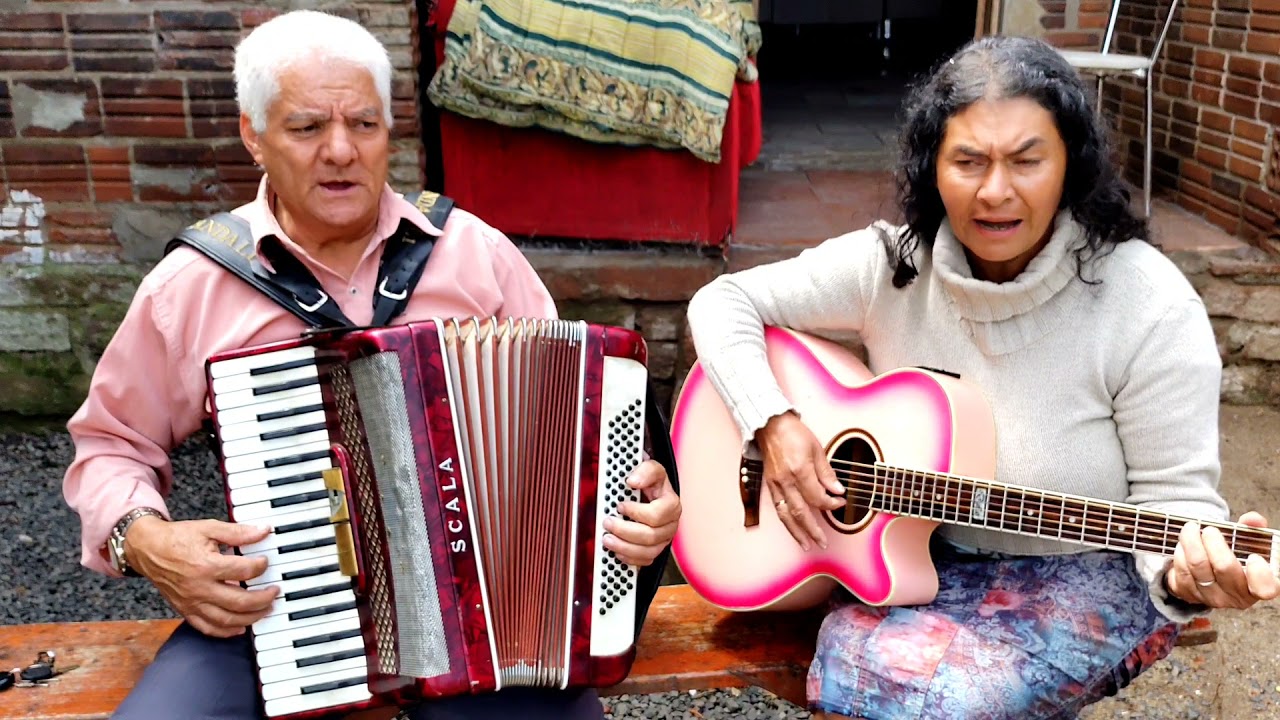 IRMÃ FÁTIMA tocando o seu violão  | neemias e Josué