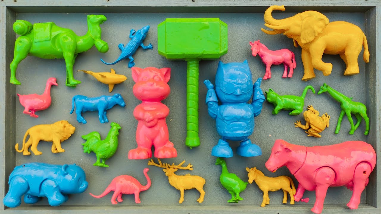 Membersihkan hewan sapi, bebek, angsa, ayam, gajah, simpanse, singa, unta, buaya, kangguru