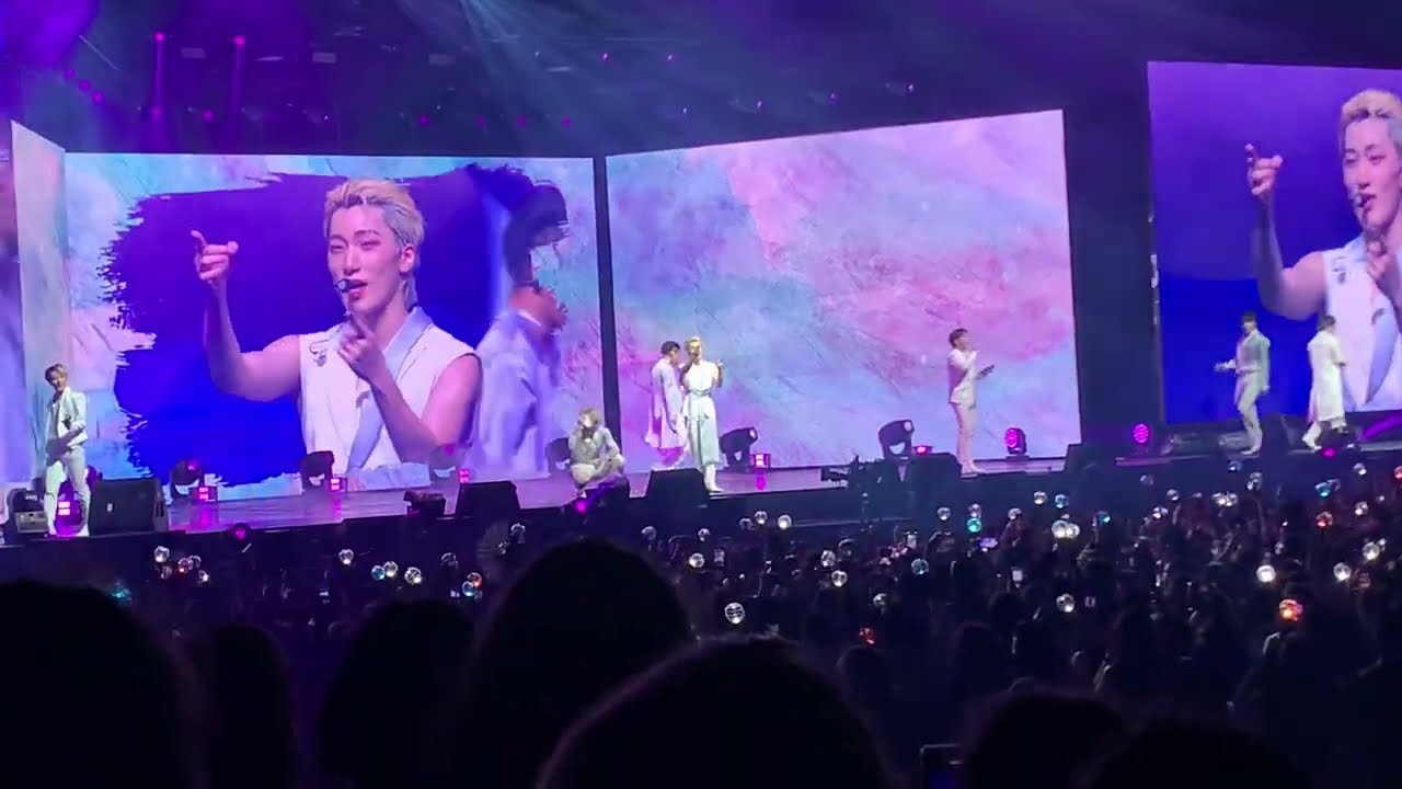 ATEEZ - STILL HERE @ PARIS ACCORHOTELS ARENA 220504