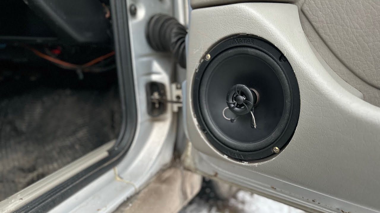 Замена штатных динамиков в Volkswagen Golf 3 на Avatar коаксиальная АС XBR-613U