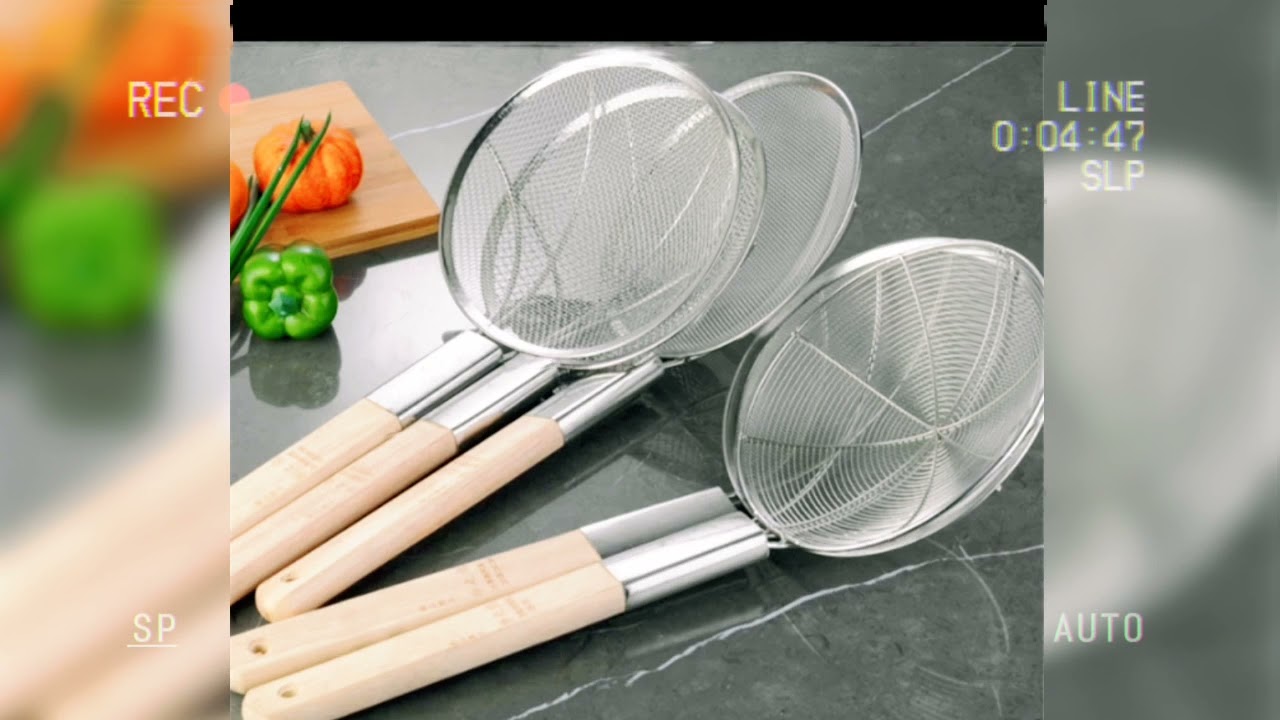 Kitchen Stainless Steel Large Strainer with Wooden Handle.