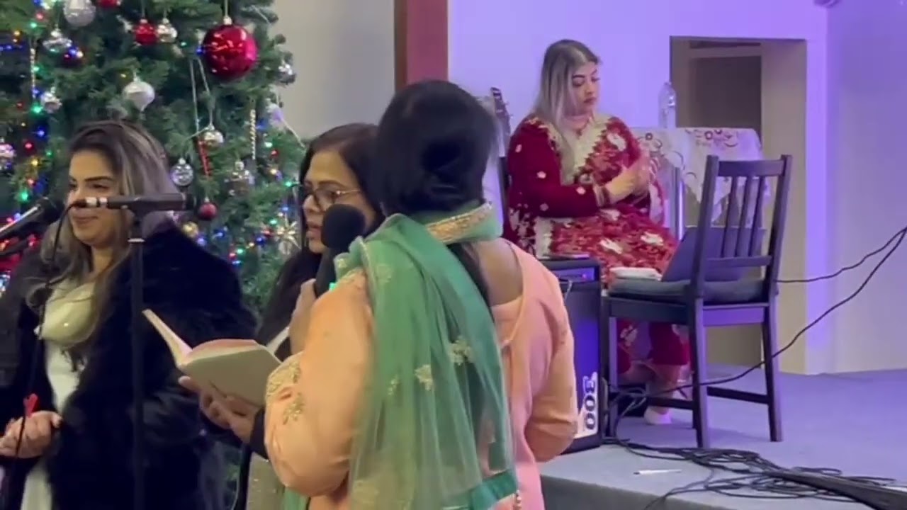 Christmas celebrations at Hebron Asian Church Walsall, UK by the grace of God.06-12- 2025🌲🎊🌹🙏🏽✝️🇵🇰🇬🇧