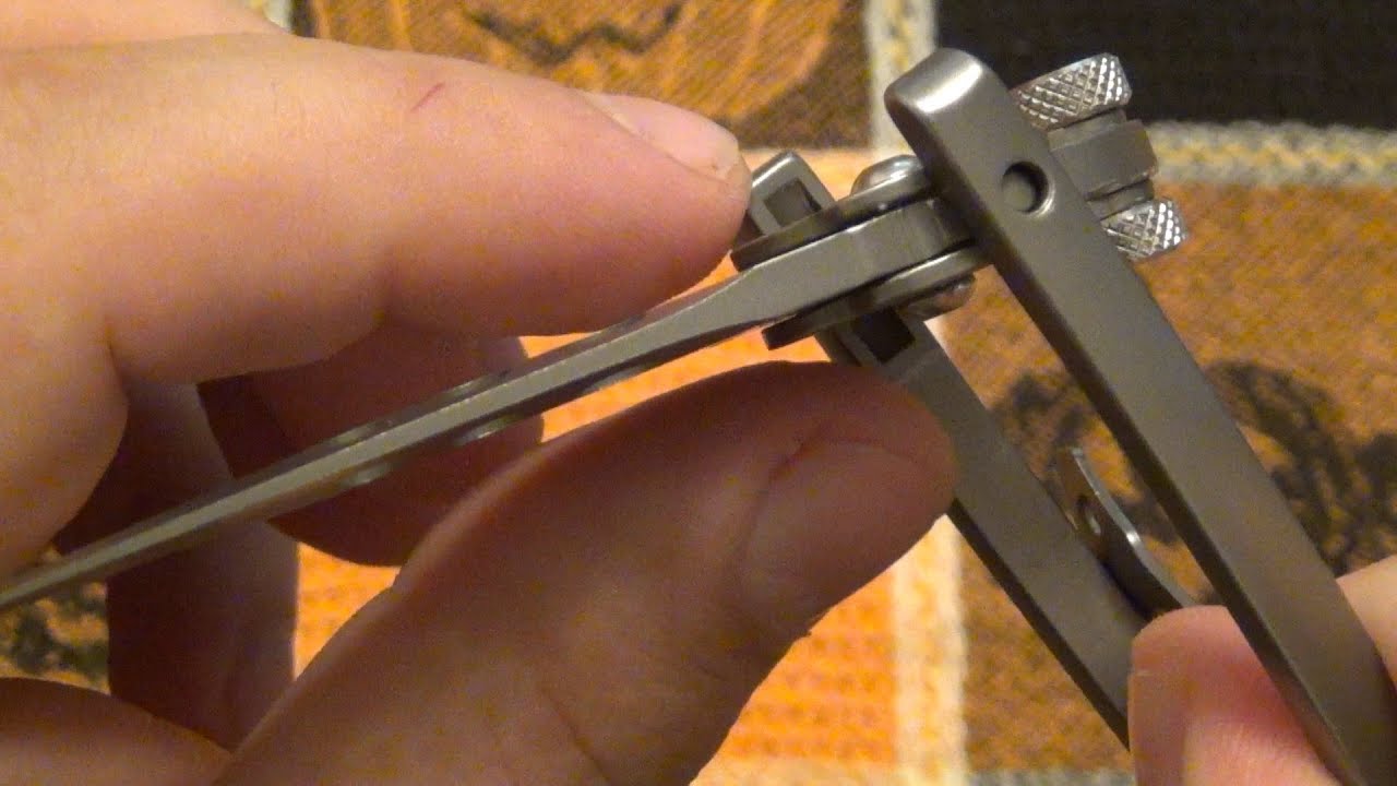 STRANGE KNIVES : CRKT Snap Lock (Affordable Novelty)