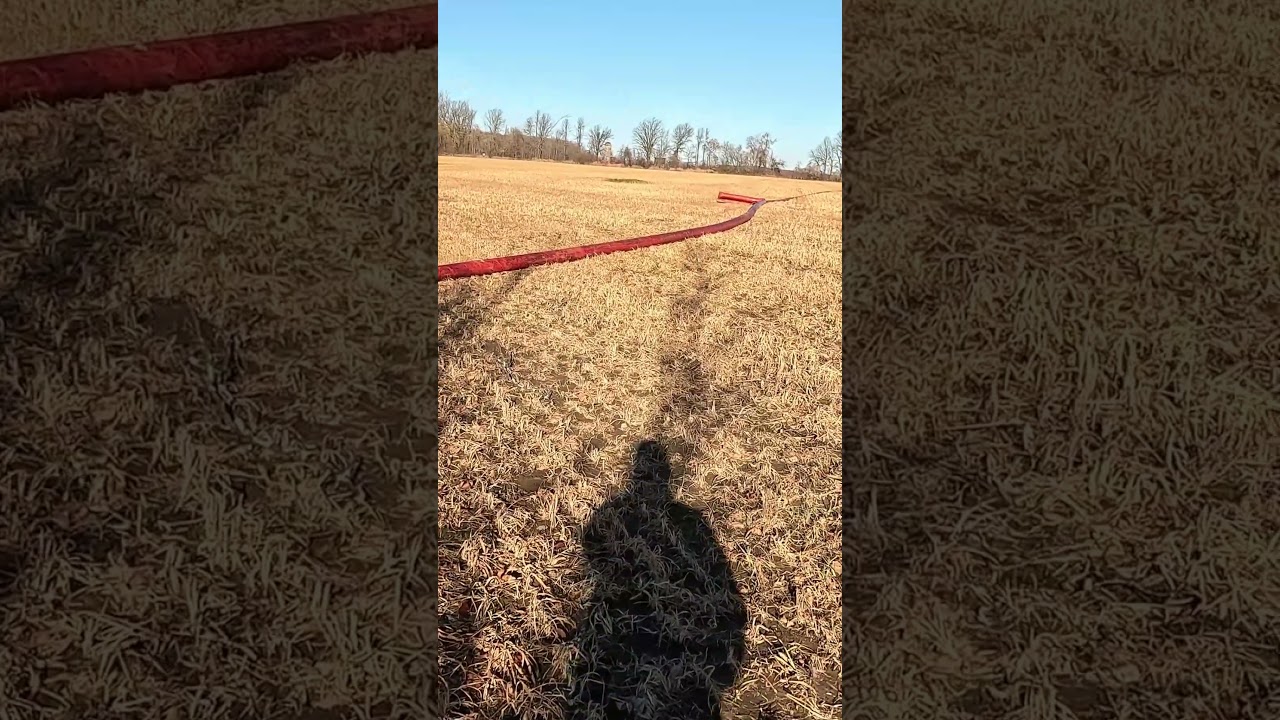 CANADIAN FARMER - YOUR DAILY DOSE OF FARMING - # 142 - LOOK OUT !! RUNAWAY HOSE- MANURE LINE FILLING