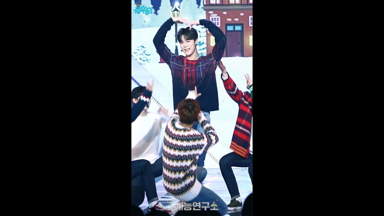 [예능연구소 직캠] 아스트로 캐롤 메들리 문빈 Focused @쇼!음악중심_20171223 Carol Medley ASTRO MOONBIN