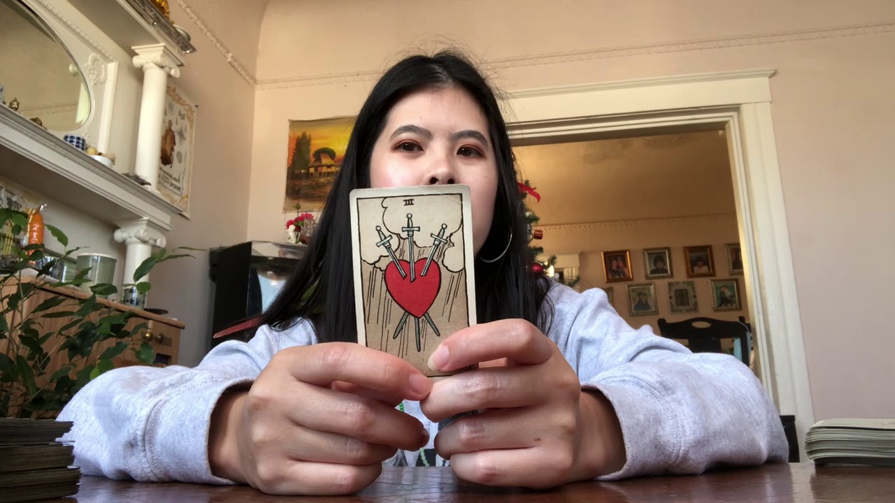 Kpop tarot reading :: Seulgi (Red Velvet) love reading