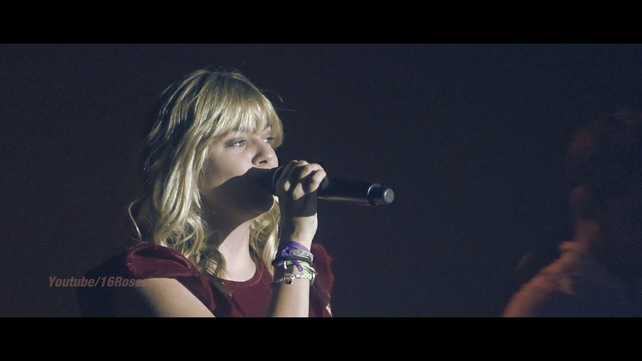 Louane (live) "Jeune" @Berlin Sep 20, 2016