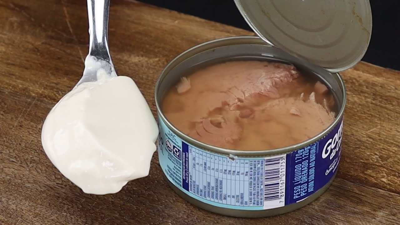 Я добавила к тунцу сметану и результат меня удивил. Легкий и вкусный рецепт.
