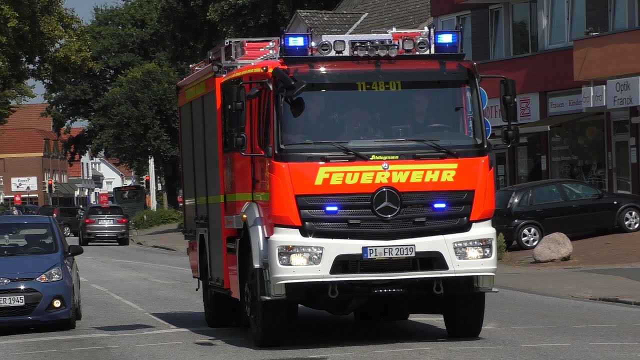 [Ausgel&ouml;&szlig;te Brandmeldeanlage in Hochregallager] Einsatzfahrten Freiwillige Feuerwehr Rellingen