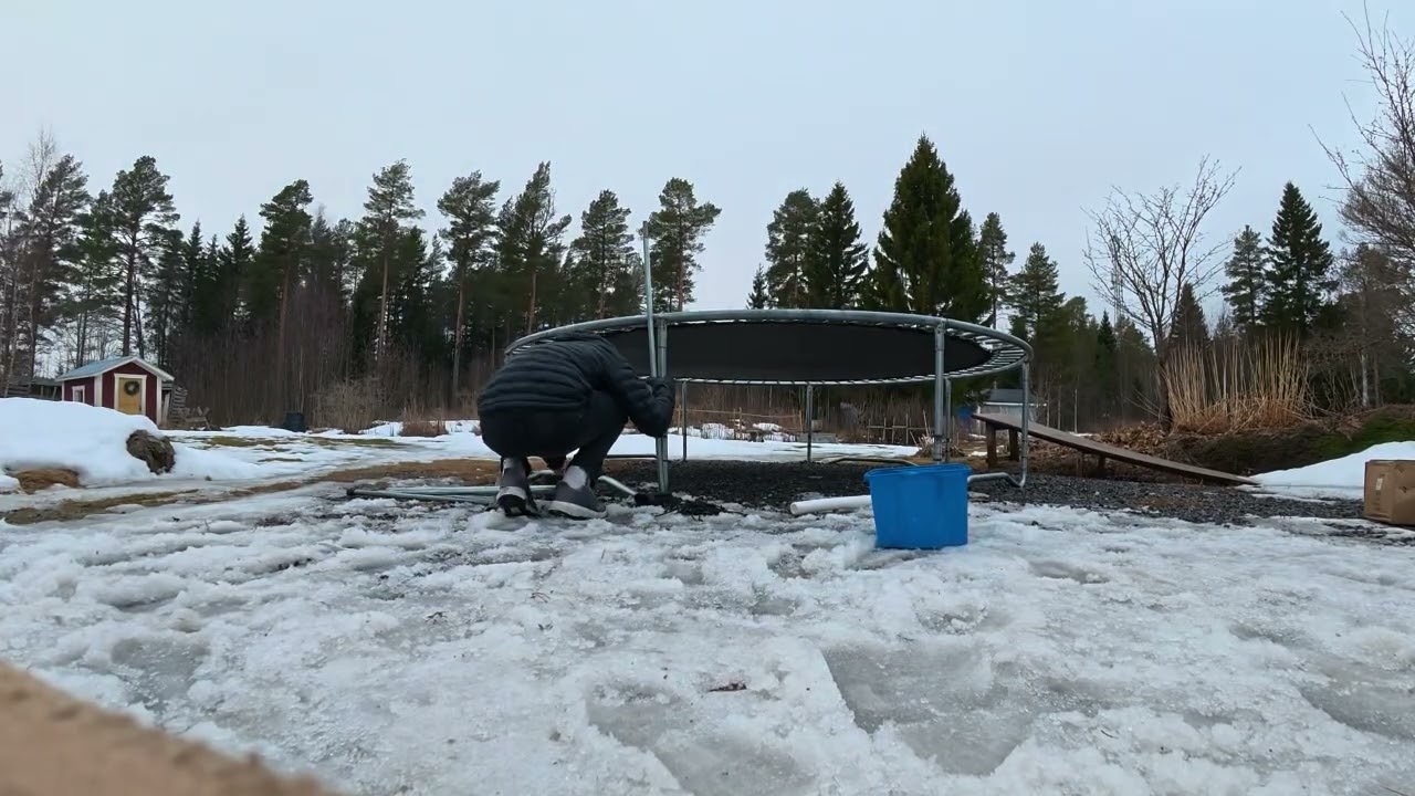 Building my trampoline!! (Timelaps) 