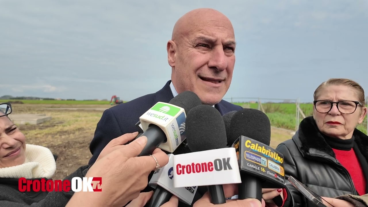 Demolizione Marine Park Village, ruspe in azione nell’area di Punta Scifo