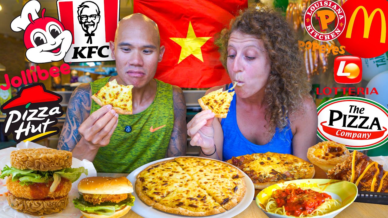 BEST or WORST Pizza? Eating DURIAN PIZZA in Vietnam 🇻🇳 Vietnamese Fast Food Tour in Da Nang, Vietnam