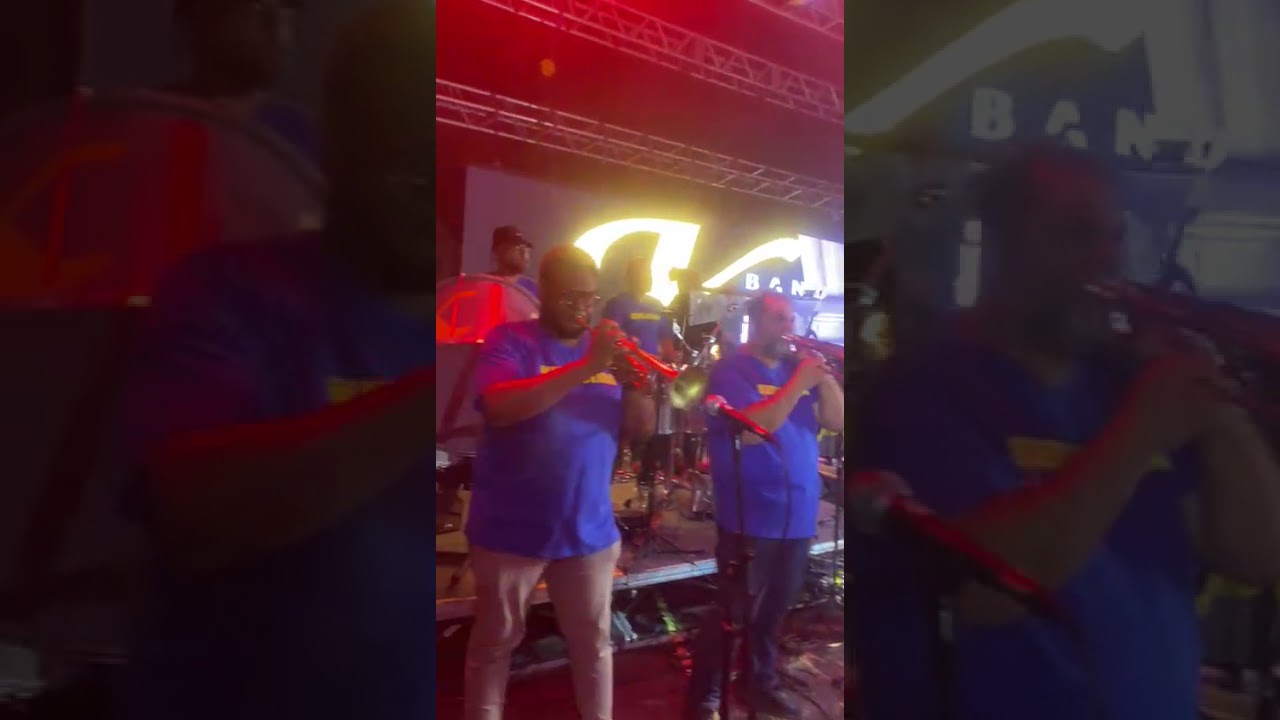 ARA É BOM DEMAIS ( BANDA KEBRADEIRA ) AO VIVO
