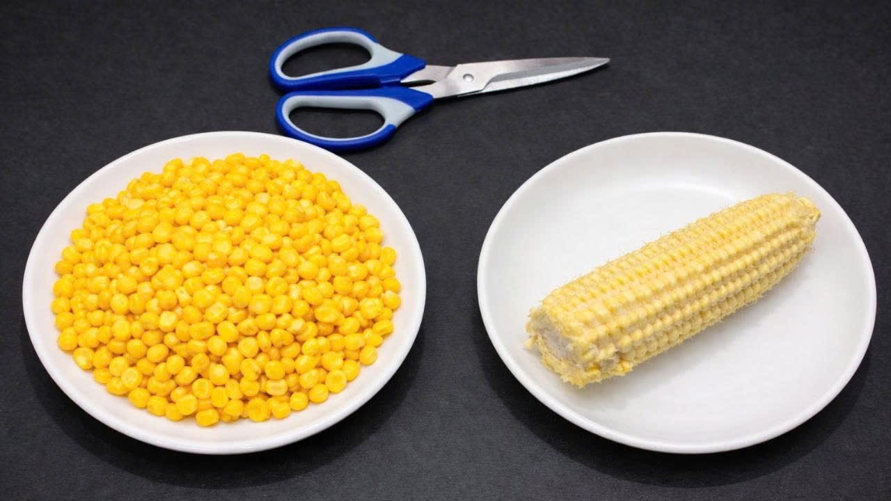 Как убрать кукурузные зерна за 1 минуту 🌽 Гениальный трюк моей бабушки | Волшебные советы 😱
