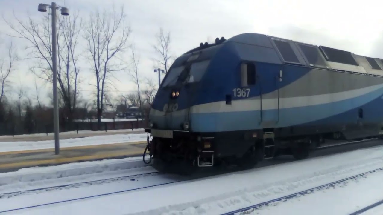 Exo train #14 arriving at Lucien Alier station 