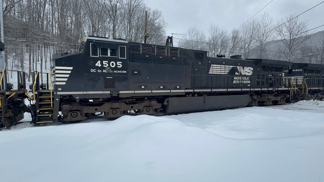 EDMO Crosses Deerfield River & Enters Hoosac Tunnel @ Florida, MA